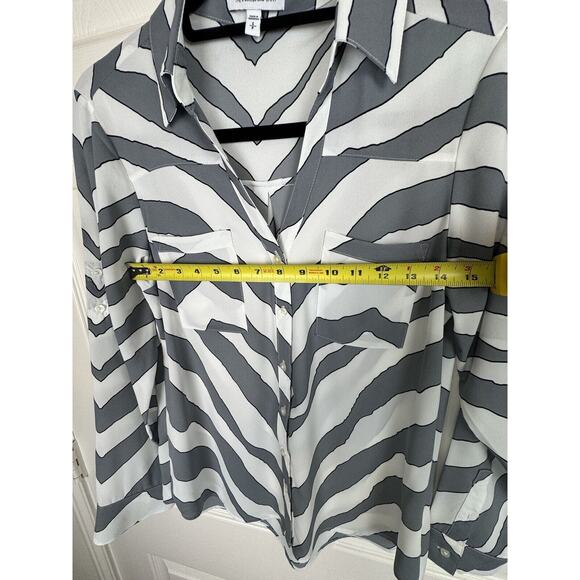 EXPRESS The Portofino Shirt, Zebra Print, Size: S P, Roll Tab Sleeves, 48-023 - Picture 12 of 14